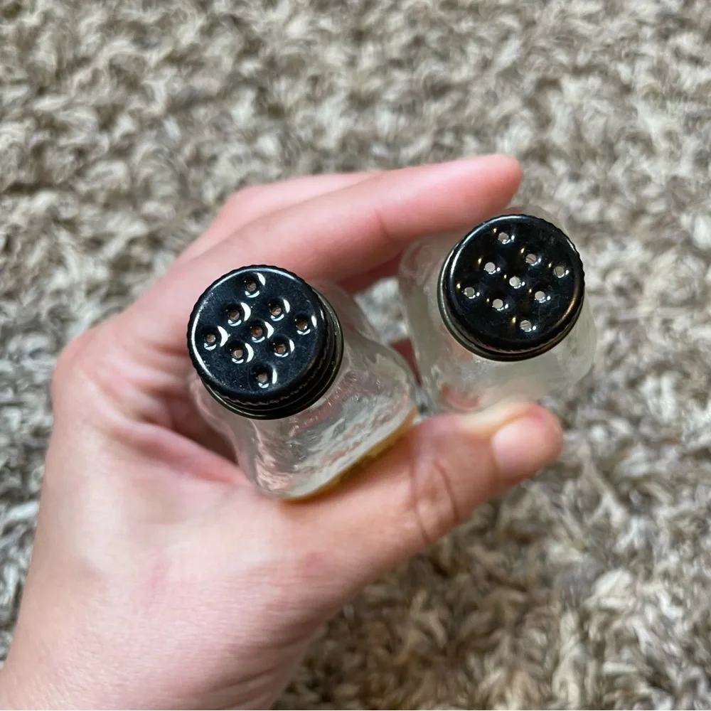 Seagram’s Gin Salt and Pepper Shakers